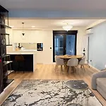 Charming In The Center Of Apartment *