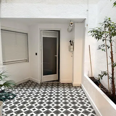 Charming In The Center Of * فيجو