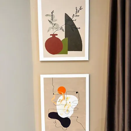 Charming In The Center Of شقة *