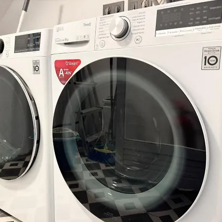 Charming In The Center Of * فيجو