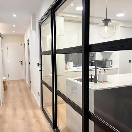 Charming In The Center Of شقة *