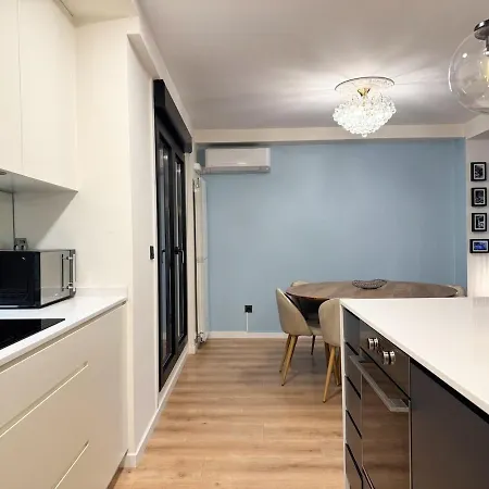 Charming In The Center Of شقة *